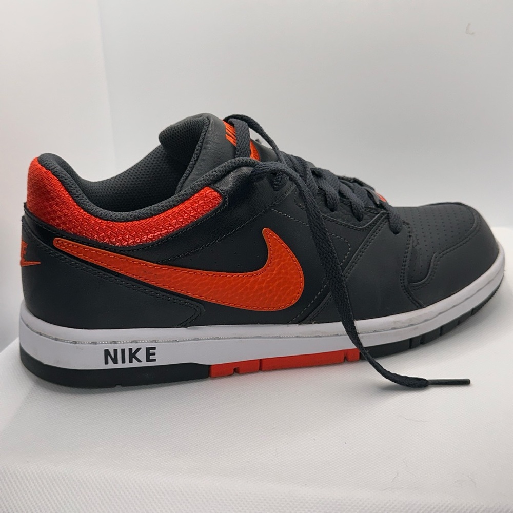 Nike-Men’s Nike Prestige IV -Size 8